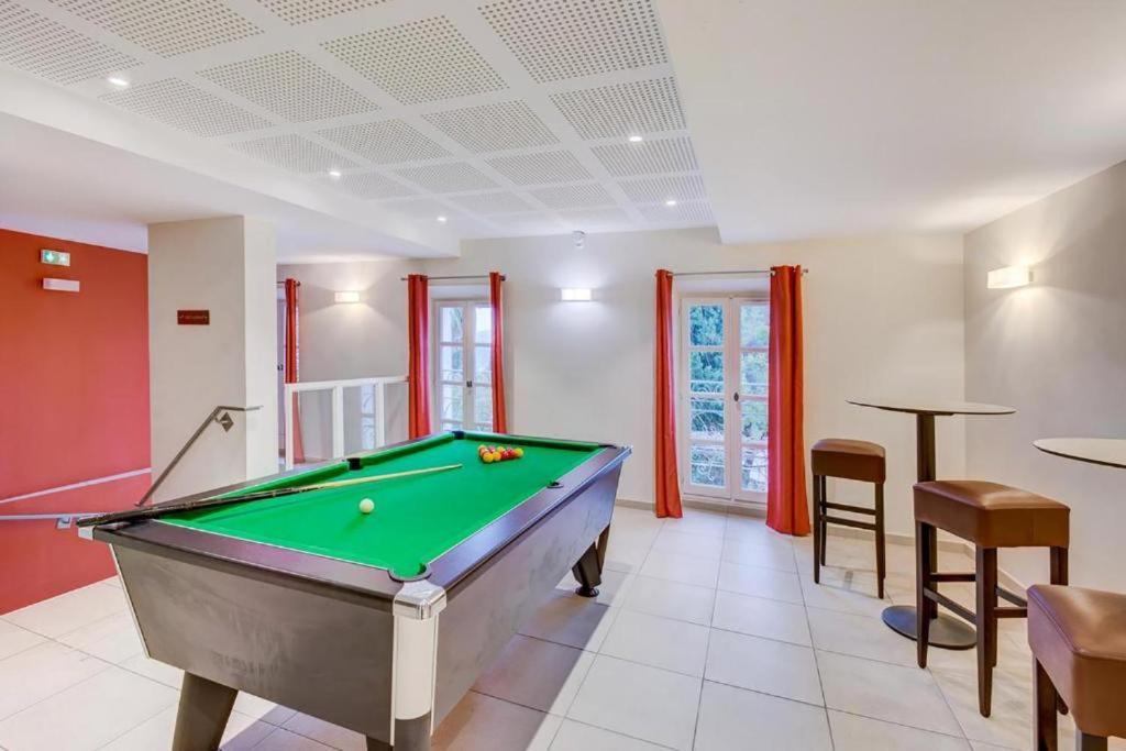 Domaine De La Tour Carree Aparthotel Peymeinade Kültér fotó